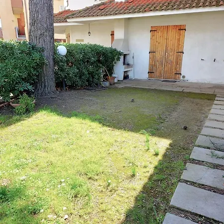Charming With Garden Holiday home